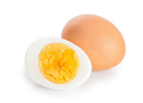 huevo cocido partido por la mitad