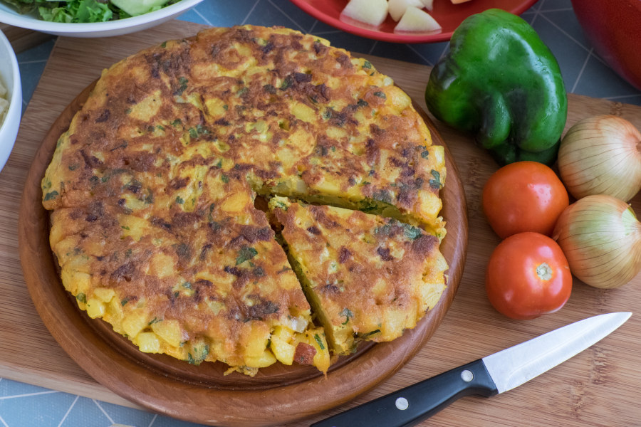 Tortilla de patatas saludable verduras