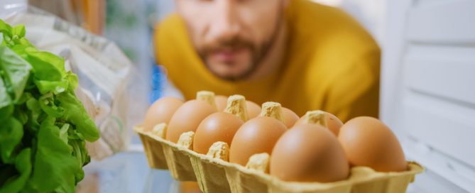 Los huevos deben guardarse en la nevera